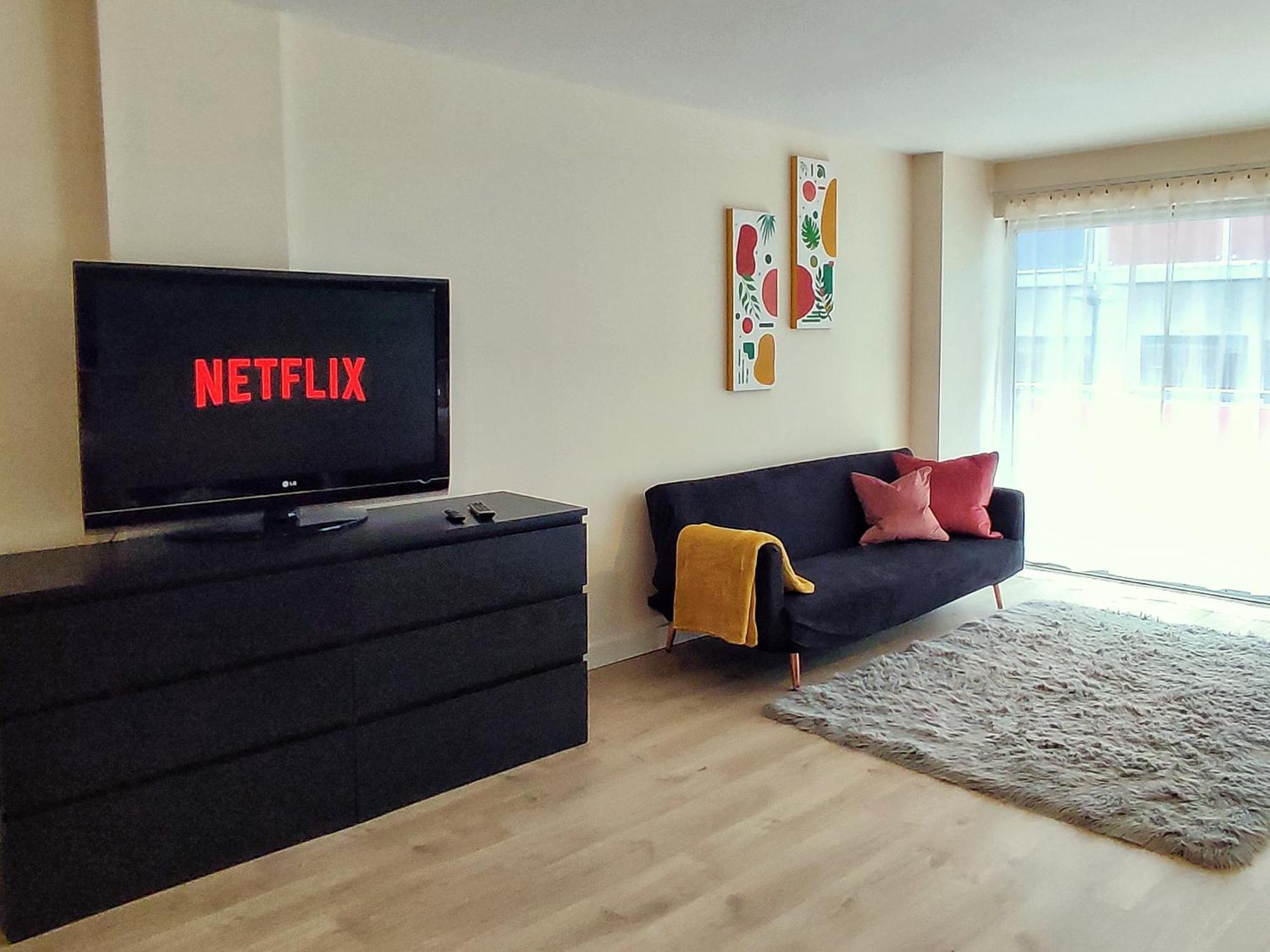 Duplex Apartment In Leeds With King Size Bed - Long Stay Rates Available Kültér fotó