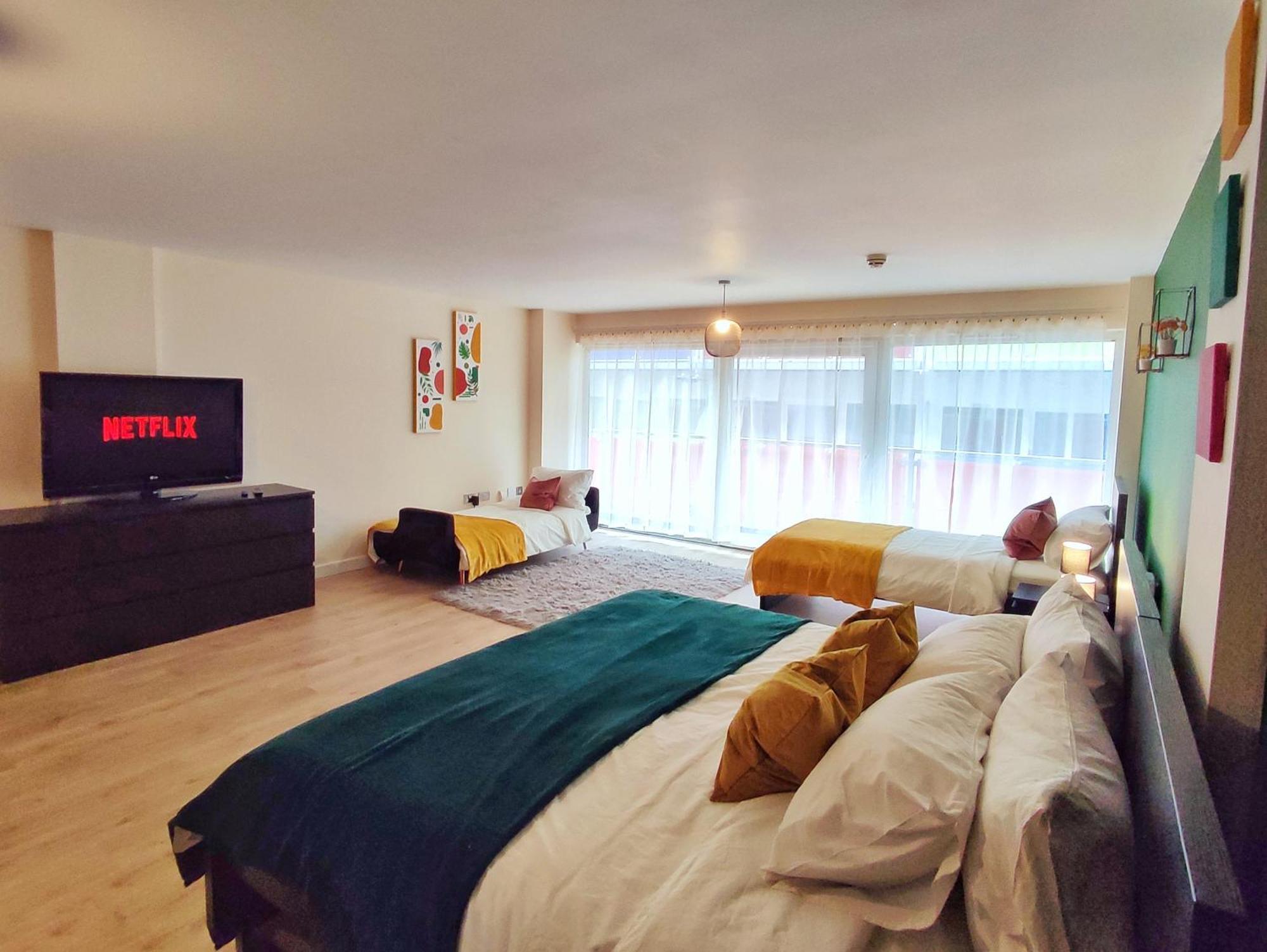 Duplex Apartment In Leeds With King Size Bed - Long Stay Rates Available Kültér fotó